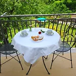 Nocleg ze śniadaniem Haidi House 3*