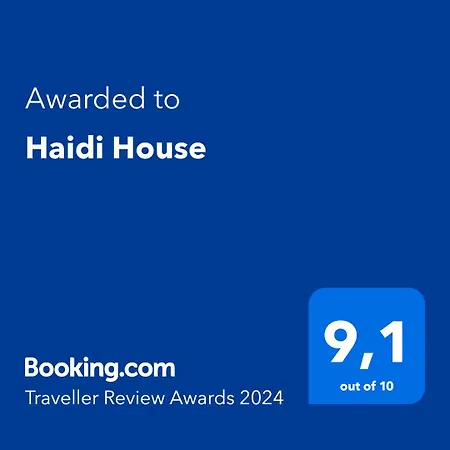 לינה וארוחת בוקר Haidi House אג'רולה