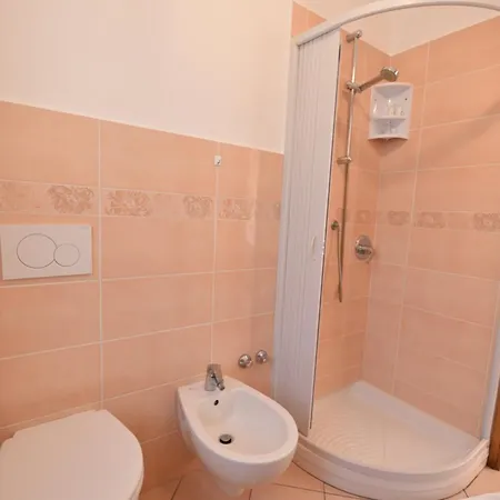 Haidi House לינה וארוחת בוקר אג'רולה
