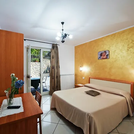 Haidi House לינה וארוחת בוקר 3*