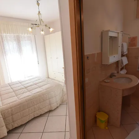 Bed & Breakfast Haidi House 3*