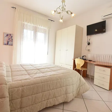 Haidi House Аджерола