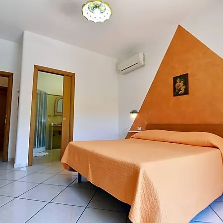 فندق مبيت وإفطار Haidi House أَجيرولا
